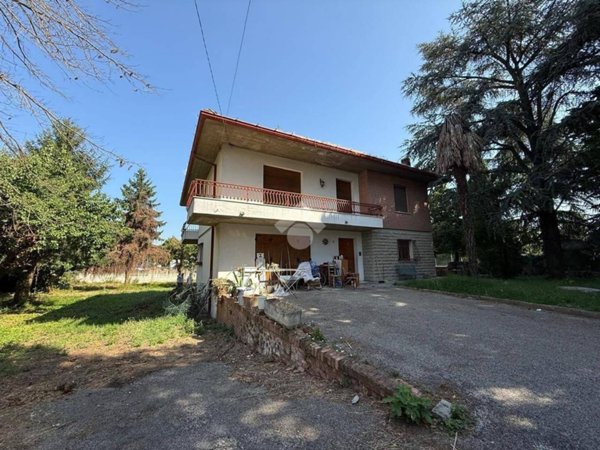 casa indipendente in vendita a Forlì in zona Vecchiazzano