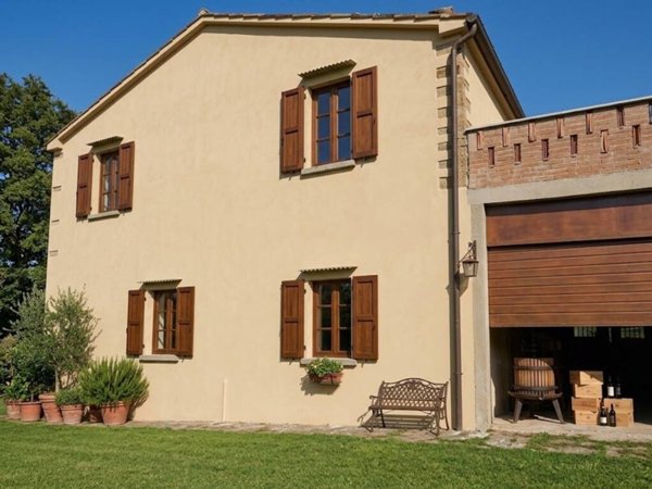 casa indipendente in vendita a Forlì in zona Centro Storico