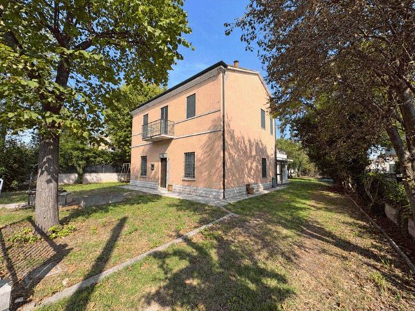 casa indipendente in vendita a Forlì in zona Villanova
