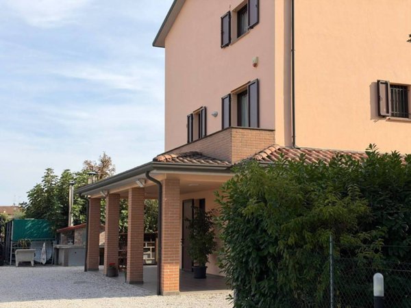 casa indipendente in vendita a Forlì in zona Villafranca di Forlì