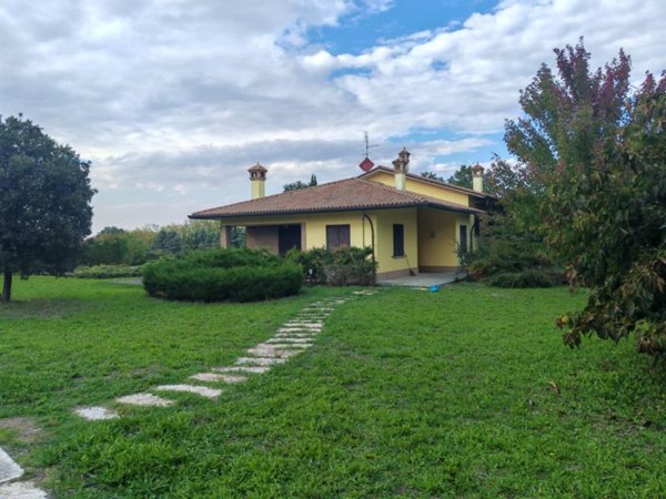 casa indipendente in vendita a Forlì in zona Villagrappa