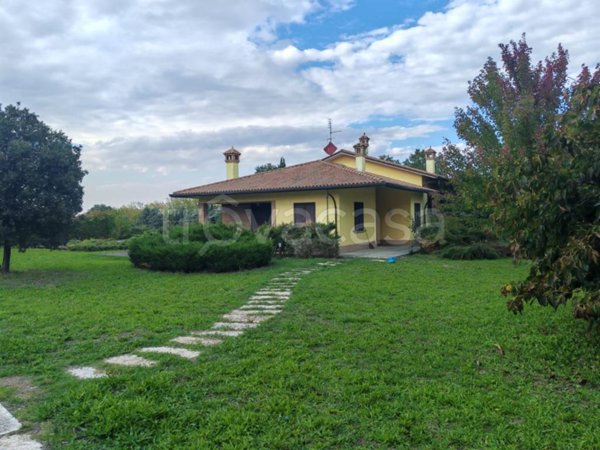 casa indipendente in vendita a Forlì in zona Villagrappa