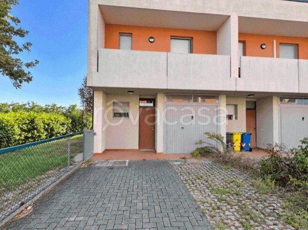 casa indipendente in vendita a Forlì in zona Barisano
