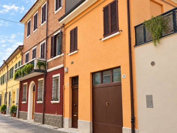 casa indipendente in vendita a Forlì in zona Centro Storico
