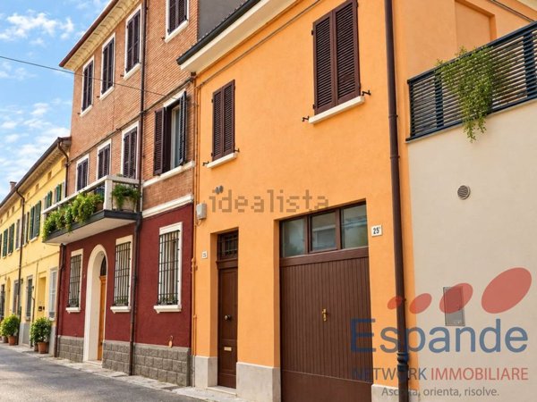 casa indipendente in vendita a Forlì in zona Centro Storico
