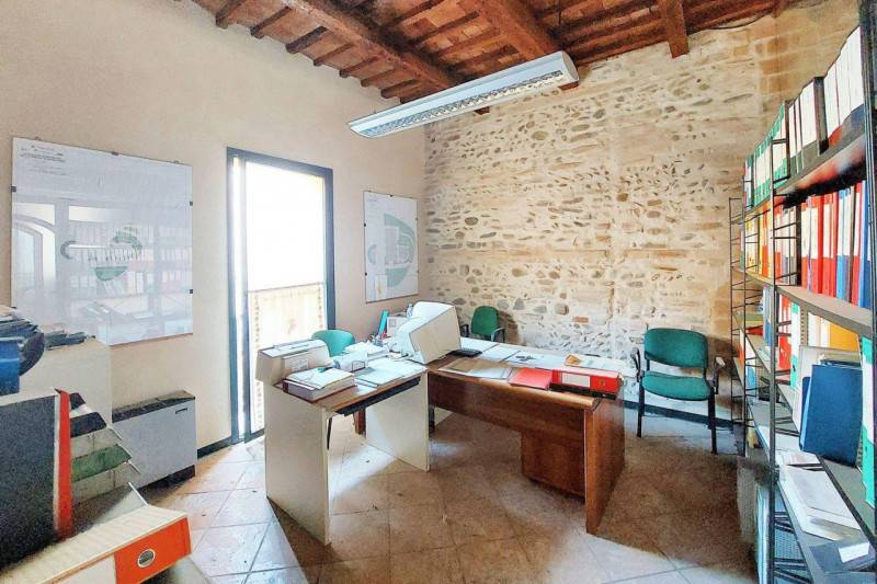 ufficio in vendita a Forlì in zona Centro Storico