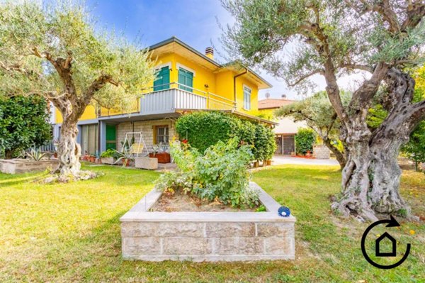 casa indipendente in vendita a Forlì in zona Ronco
