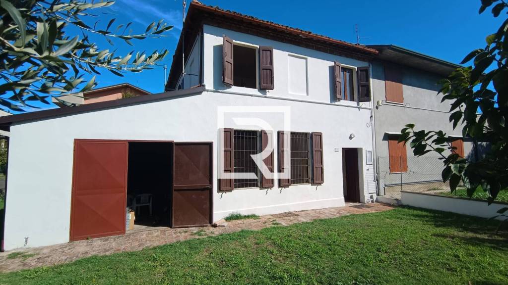 casa indipendente in vendita a Forlì in zona Cava