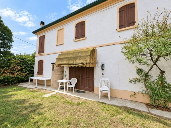 casa indipendente in vendita a Forlì
