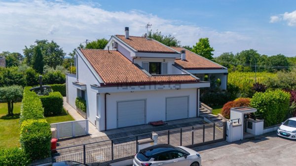 casa indipendente in vendita a Forlì in zona Vecchiazzano