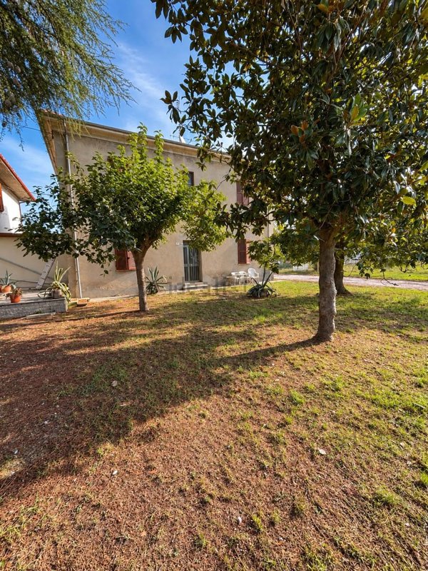 casa indipendente in vendita a Forlì