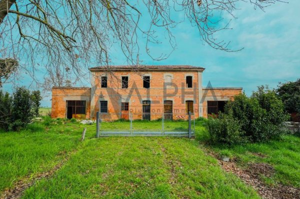 casa indipendente in vendita a Forlì in zona Casemurate