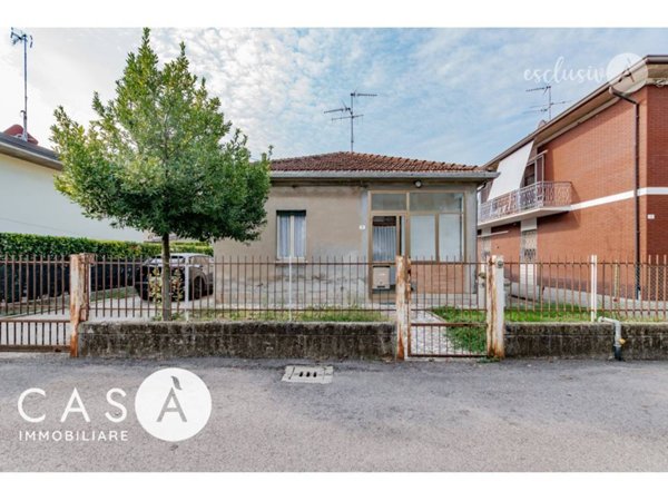 casa indipendente in vendita a Forlì in zona Ronco