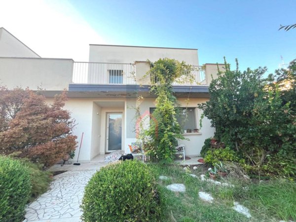 casa indipendente in vendita a Forlì in zona Centro Storico