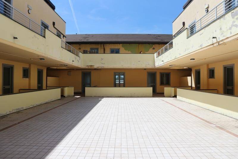 locale commerciale in vendita a Forlimpopoli