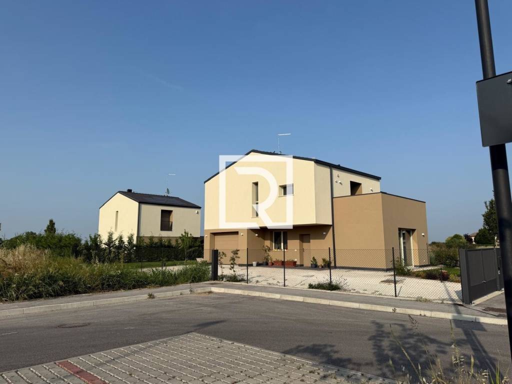 casa indipendente in vendita a Forlimpopoli