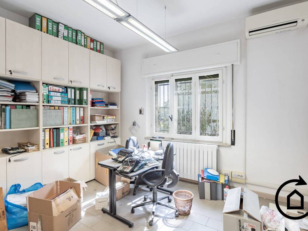 negozio in vendita a Forlimpopoli