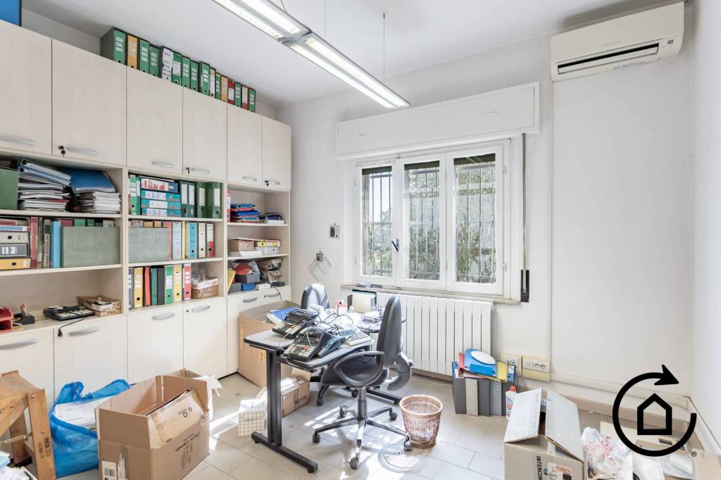 negozio in vendita a Forlimpopoli