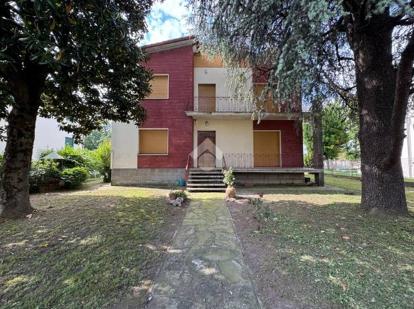 casa indipendente in vendita a Forlimpopoli