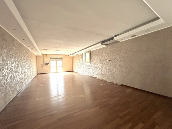 negozio in vendita a Forlimpopoli