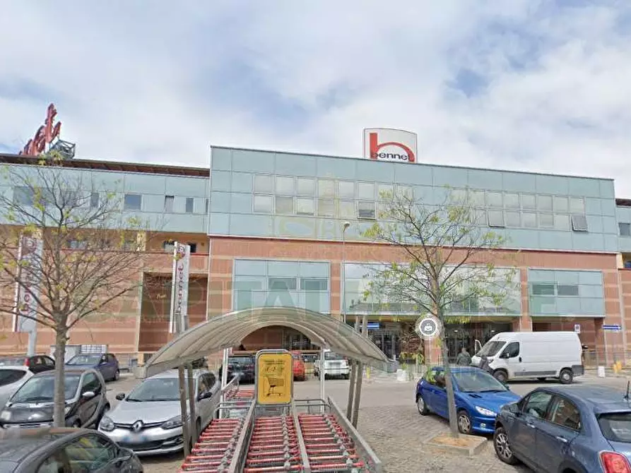 locale commerciale in vendita a Forlimpopoli