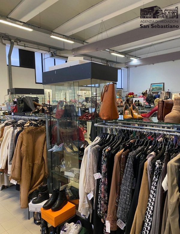 negozio in vendita a Forlimpopoli in zona Selbagnone