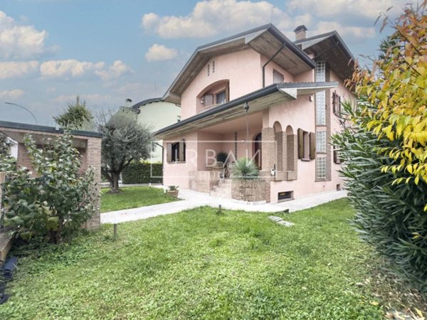 casa indipendente in vendita a Forlimpopoli
