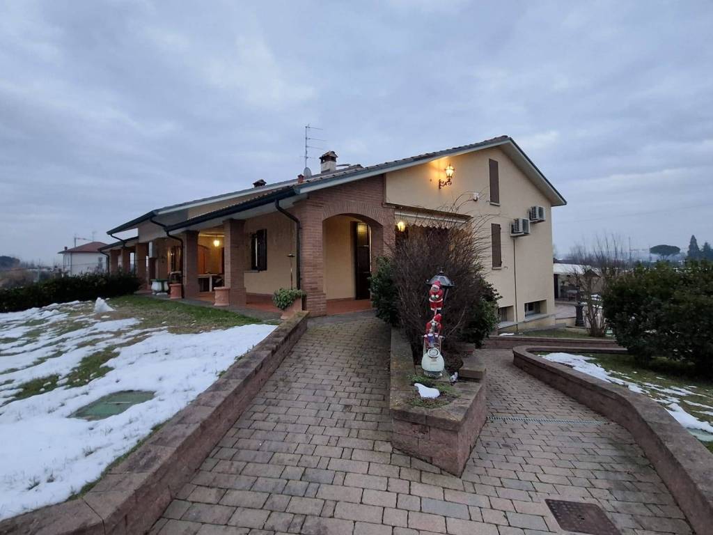 casa indipendente in vendita a Forlimpopoli
