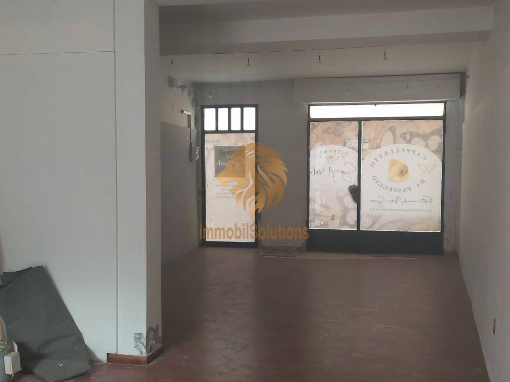 negozio in vendita a Forlimpopoli