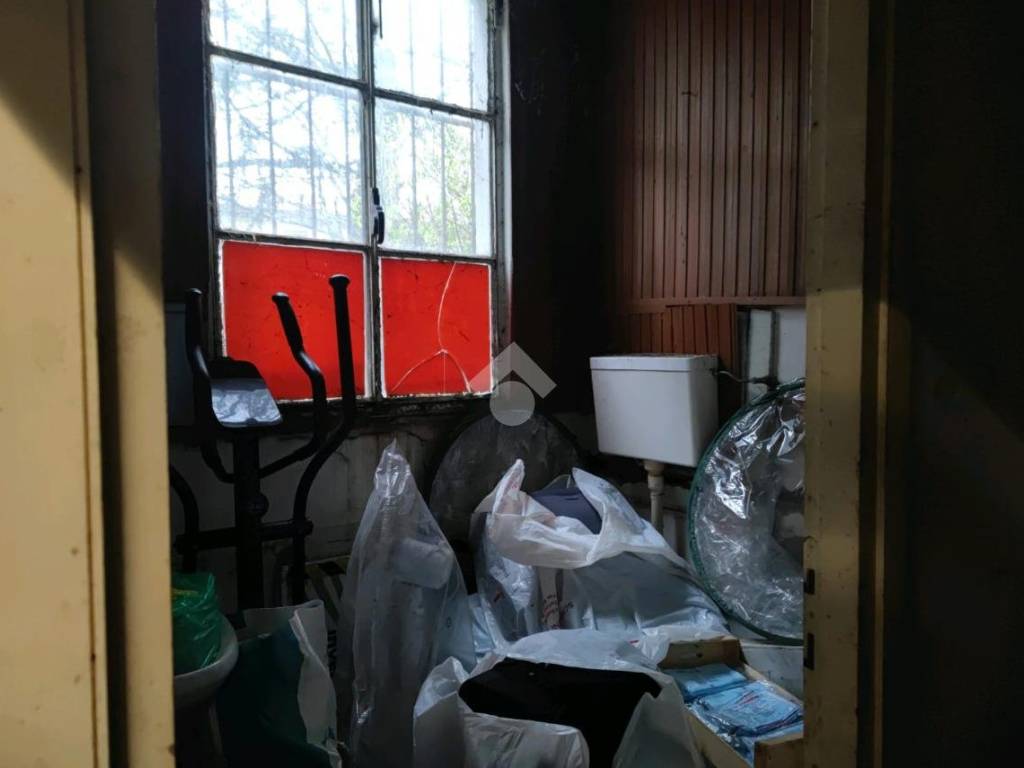 locale commerciale in vendita a Forlimpopoli