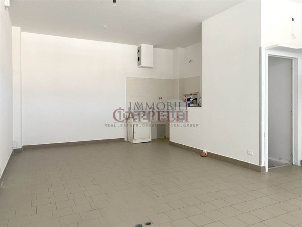 locale commerciale in vendita a Forlimpopoli