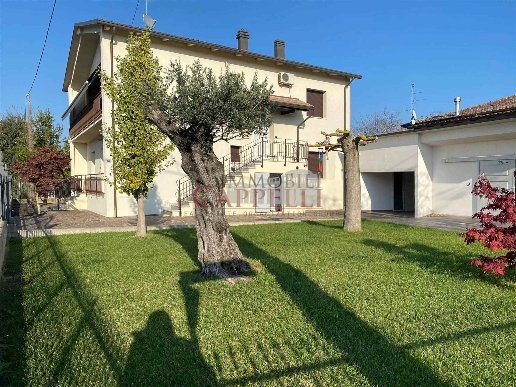 casa indipendente in vendita a Forlimpopoli