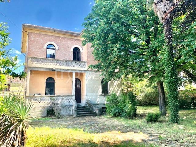 casa indipendente in vendita a Forlimpopoli