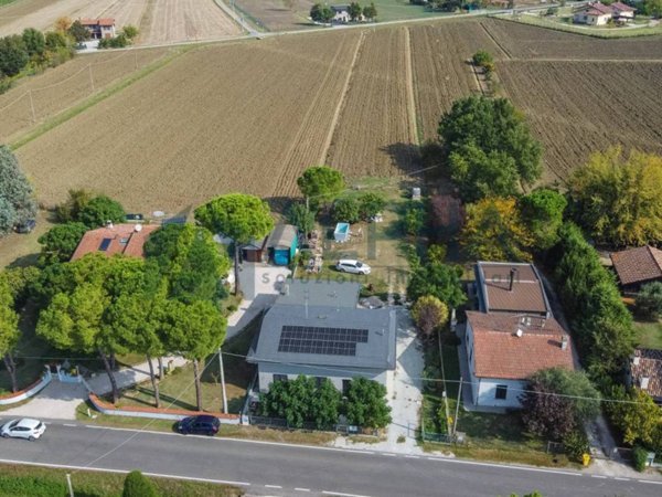casa indipendente in vendita a Forlimpopoli in zona Selbagnone