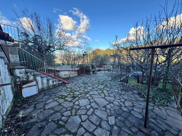 appartamento in vendita a Galeata in zona Pianetto