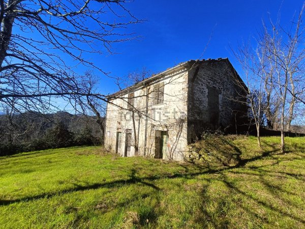 casa indipendente in vendita a Galeata