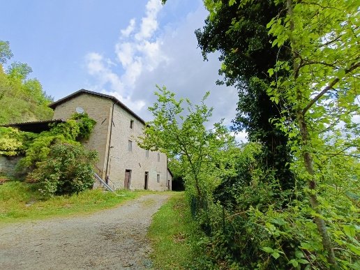 casa indipendente in vendita a Galeata