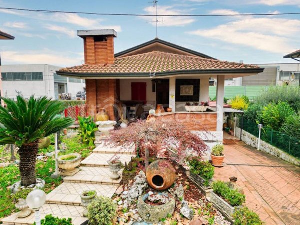 casa indipendente in vendita a Gambettola