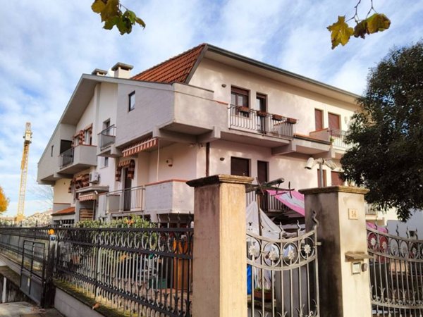 casa indipendente in vendita a Gambettola