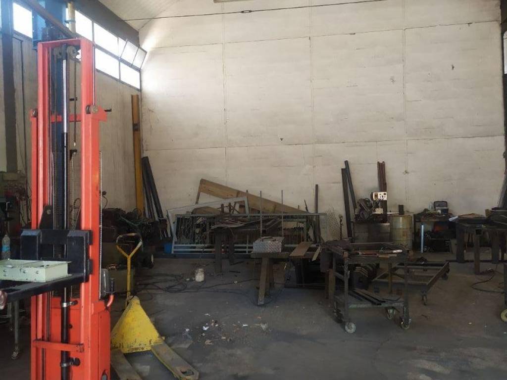 locale commerciale in vendita a Gambettola