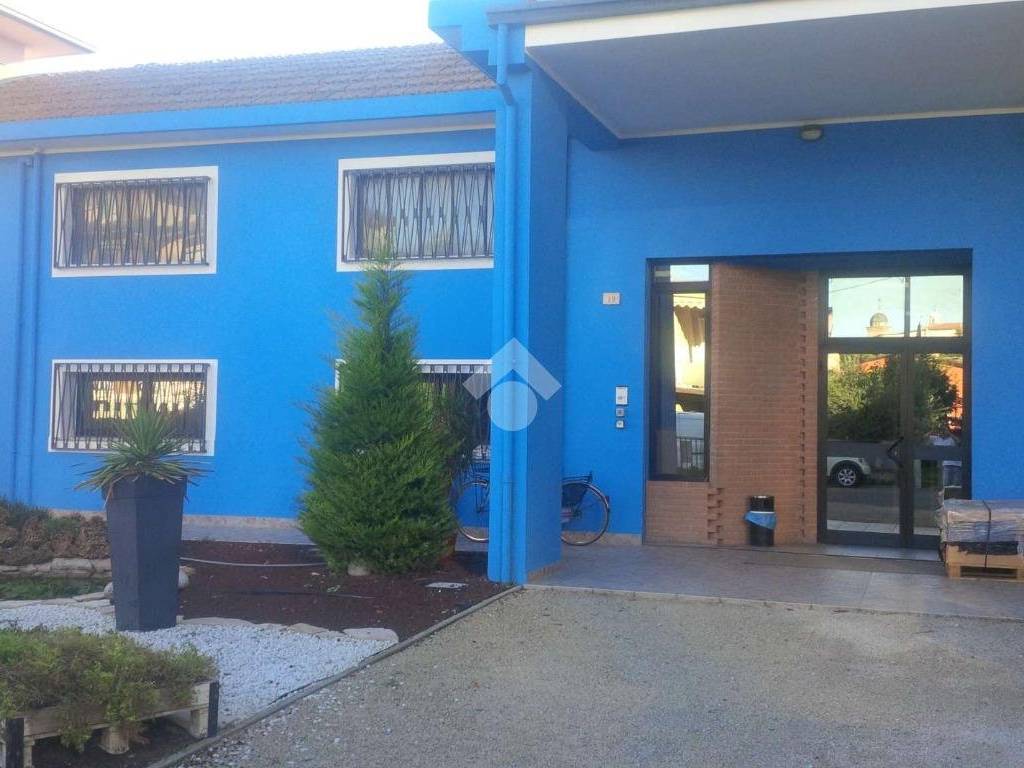 locale commerciale in vendita a Gambettola