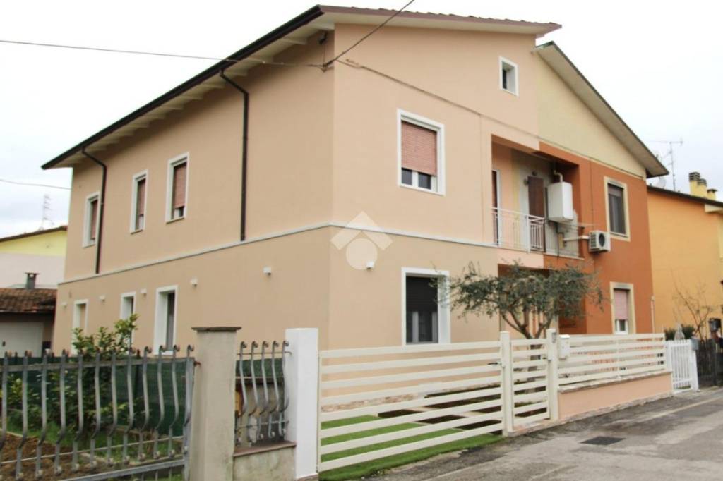 casa indipendente in vendita a Gambettola