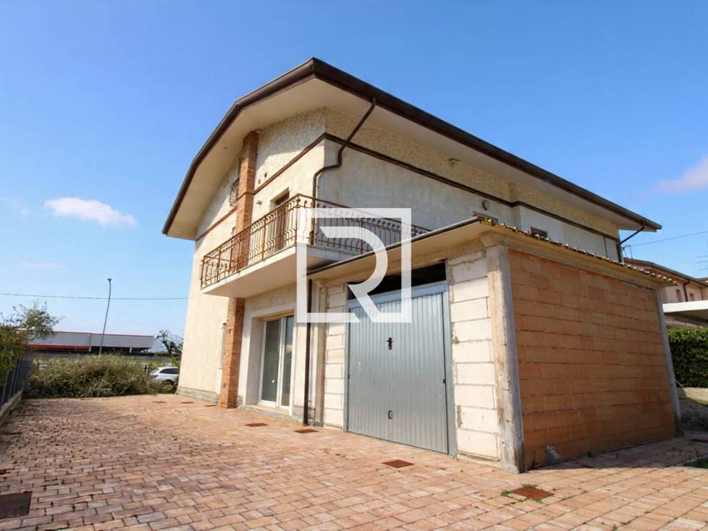 casa indipendente in vendita a Gambettola