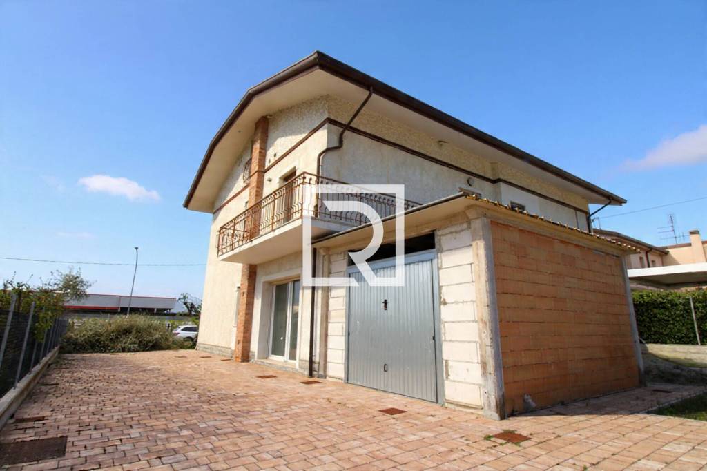 casa indipendente in vendita a Gambettola