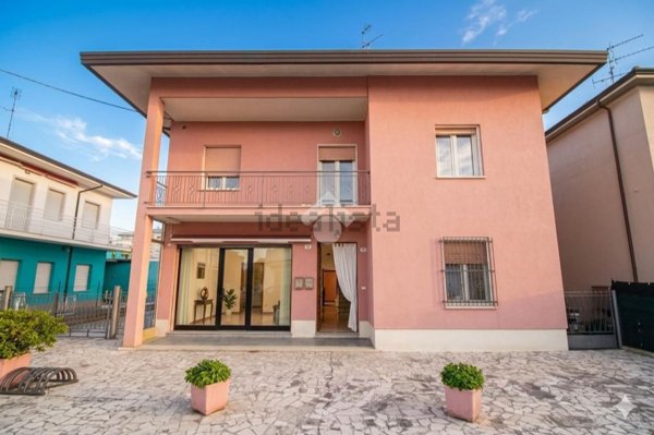 casa indipendente in vendita a Gambettola