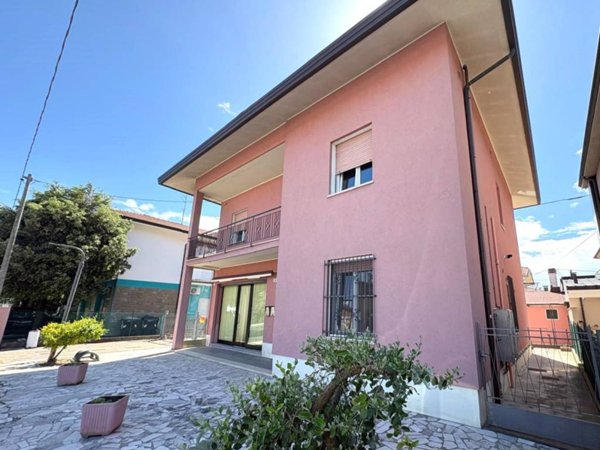 casa indipendente in vendita a Gambettola