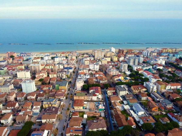 negozio in vendita a Gatteo in zona Gatteo a Mare