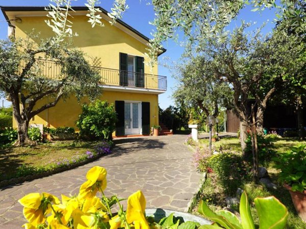 casa indipendente in vendita a Gatteo in zona Fiumicino