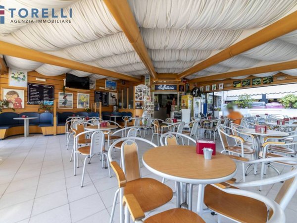 negozio in vendita a Gatteo in zona Gatteo a Mare