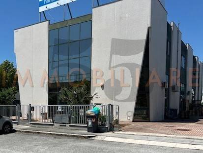 locale commerciale in vendita a Gatteo